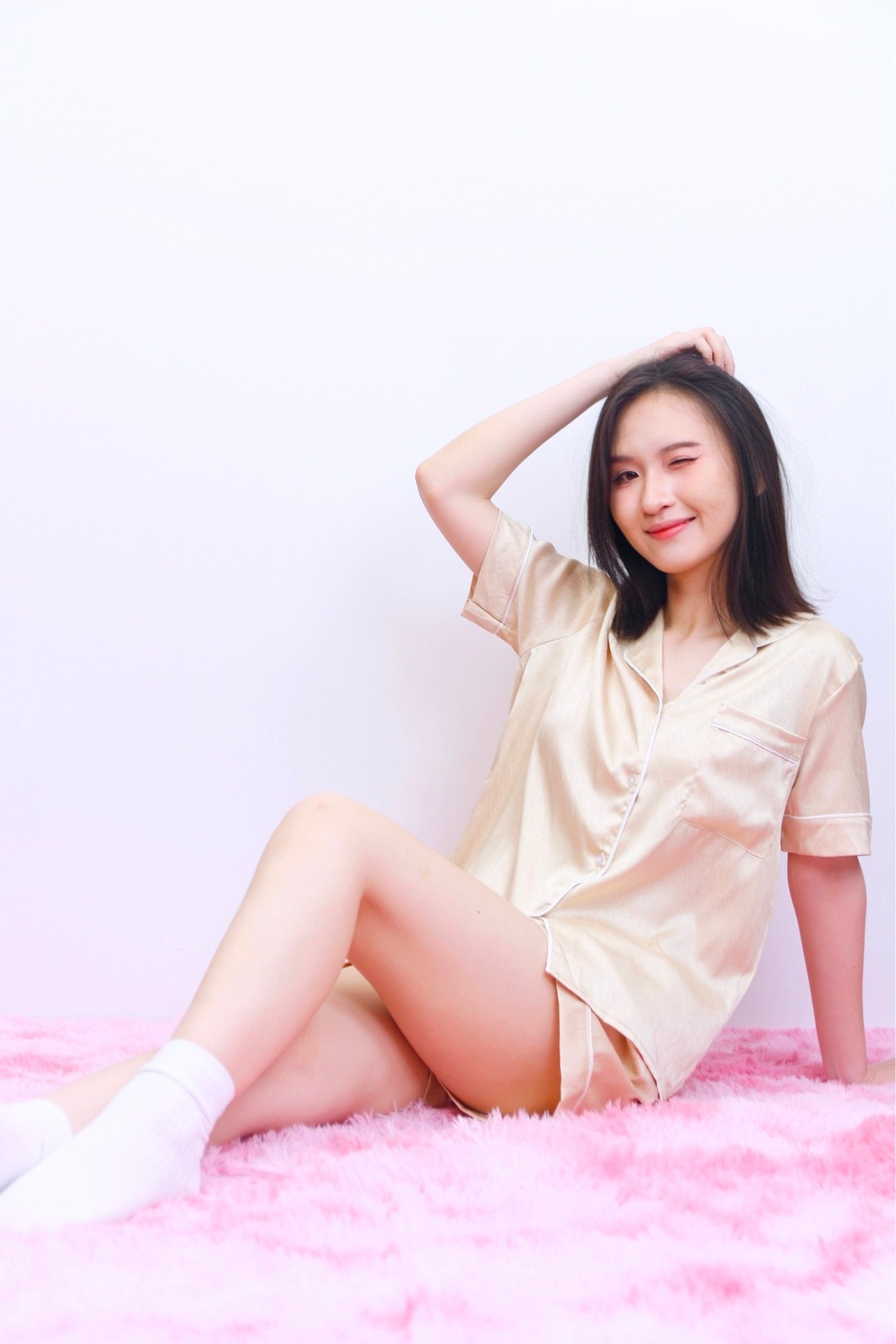 Bộ pyjama ngắn suông lụa tay ngắn viền