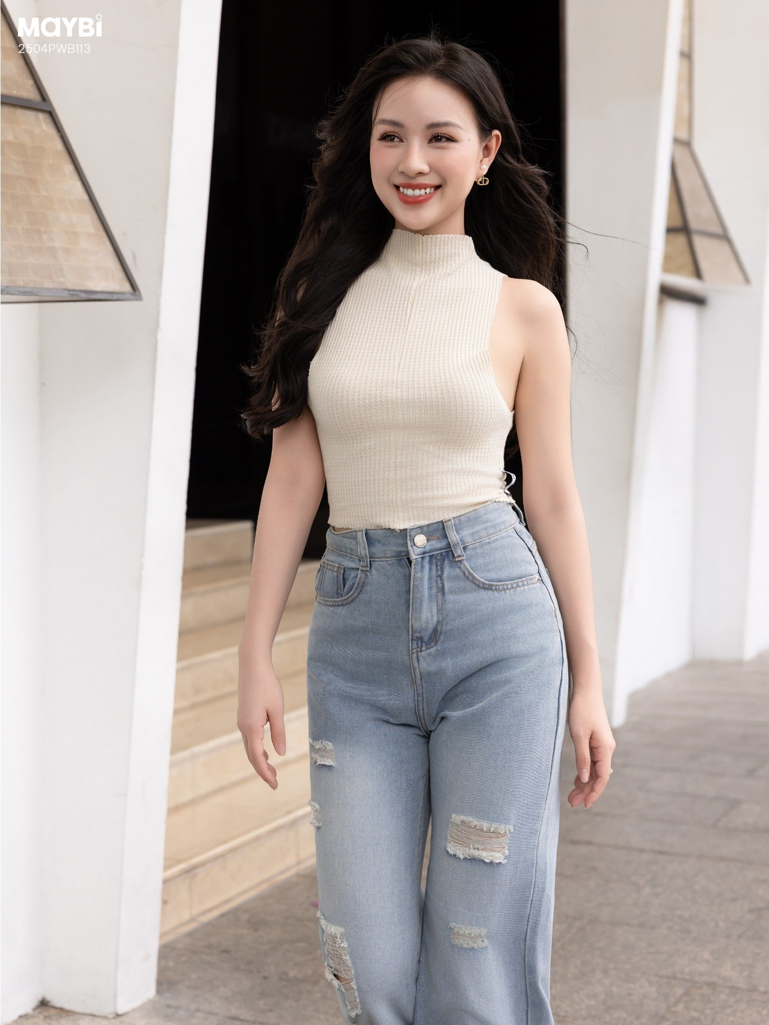 Quần jean ống suông rách kiểu