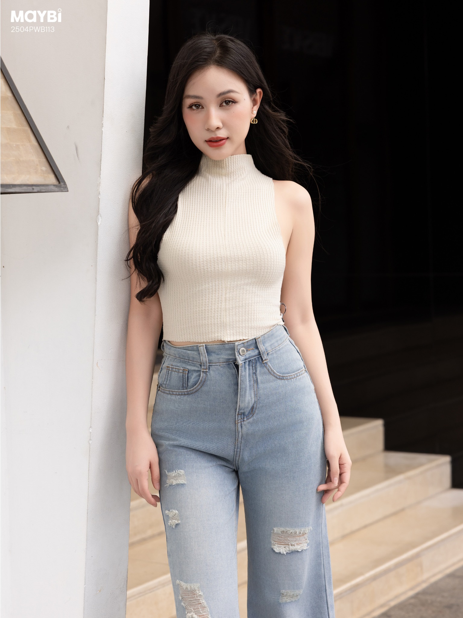 Quần jean ống suông rách kiểu