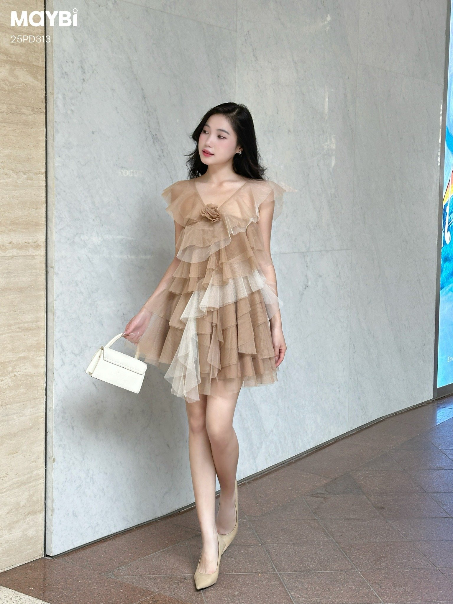 Đầm suông phối bèo đính hoa dáng mini