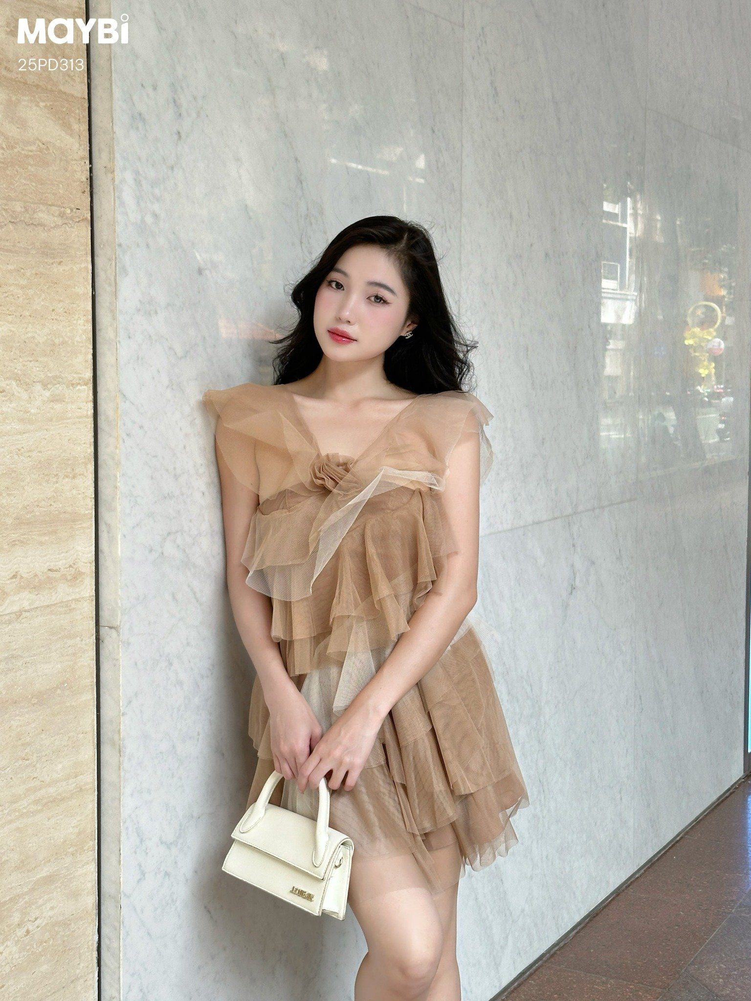 Đầm suông phối bèo đính hoa dáng mini