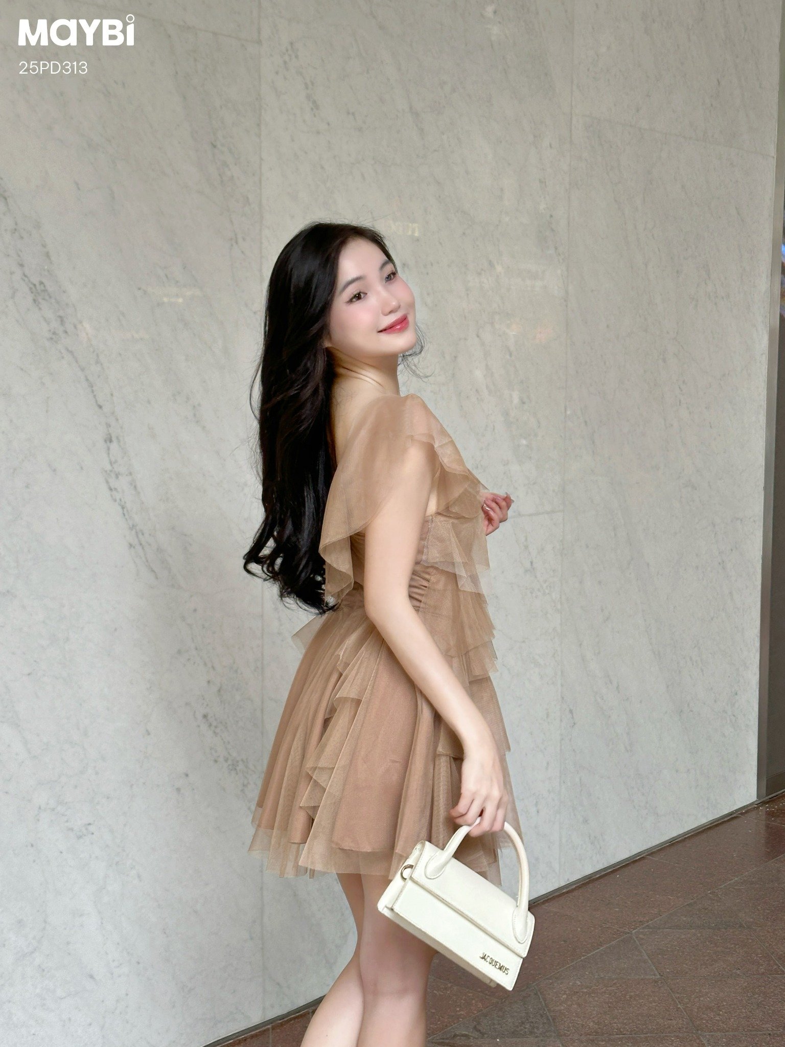 Đầm suông phối bèo đính hoa dáng mini