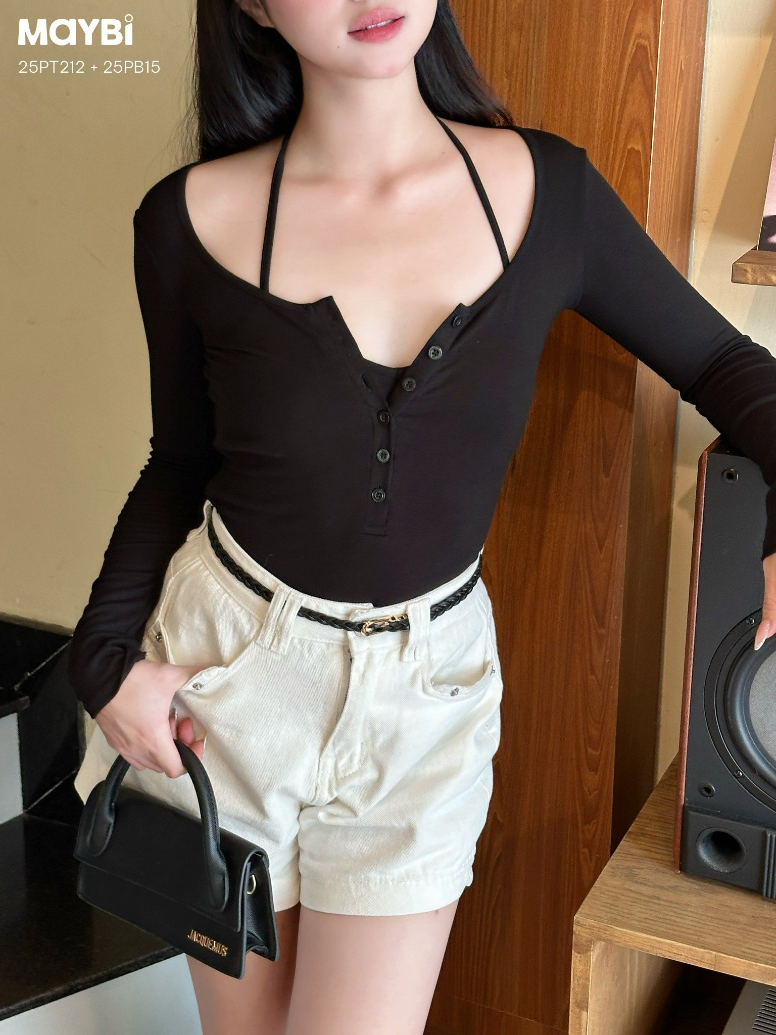 Áo thun ôm dài tay gài nút đen