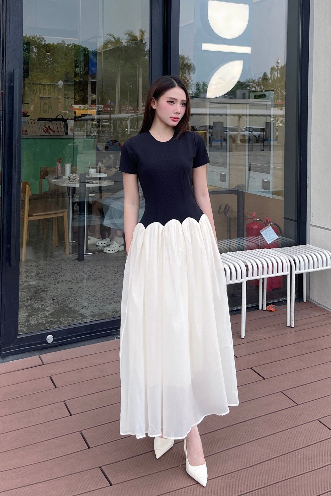 Đầm thun ôm đen tay ngắn tùng xòe dáng maxi