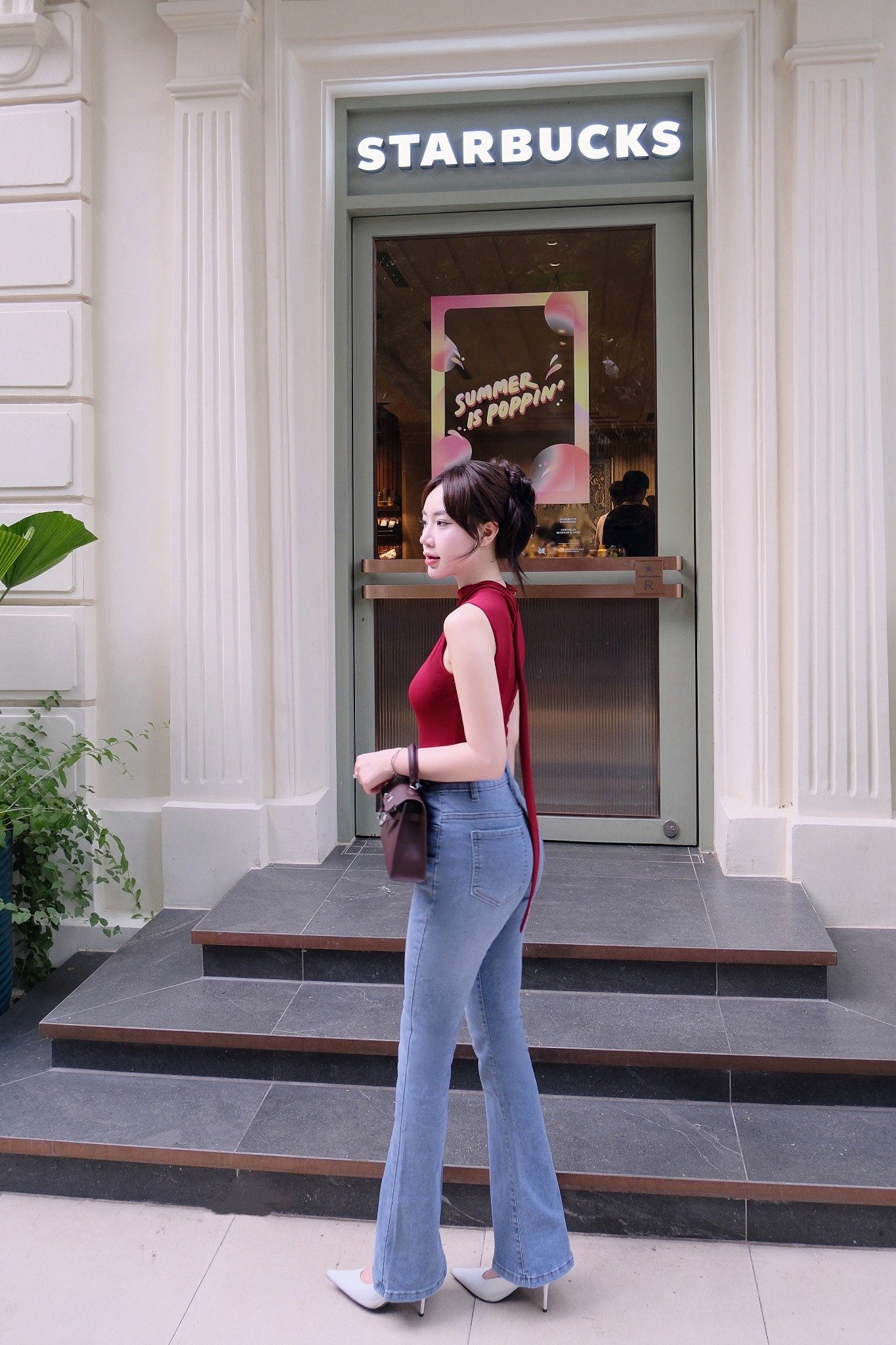 Quần jean ống loe xanh da trời nhạt