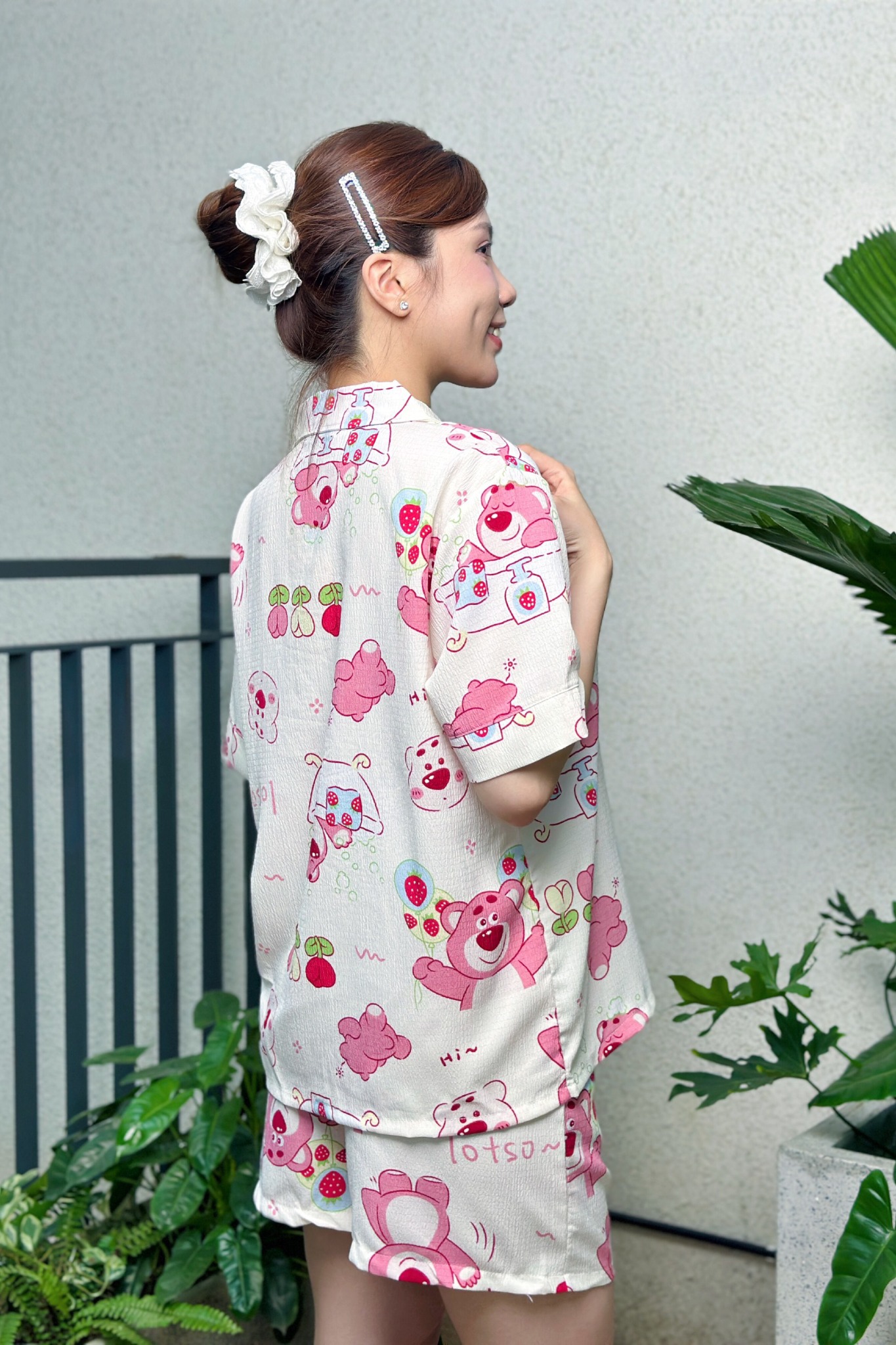 Bộ pyjama ngắn suông ngắn tay cotton họa tiết gấu dâu losta