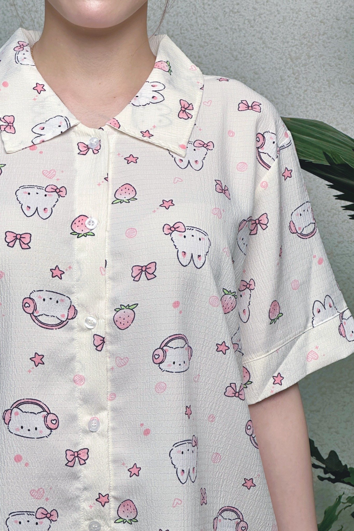 Bộ pyjama ngắn suông ngắn tay cotton nền kem họa tiết thỏ