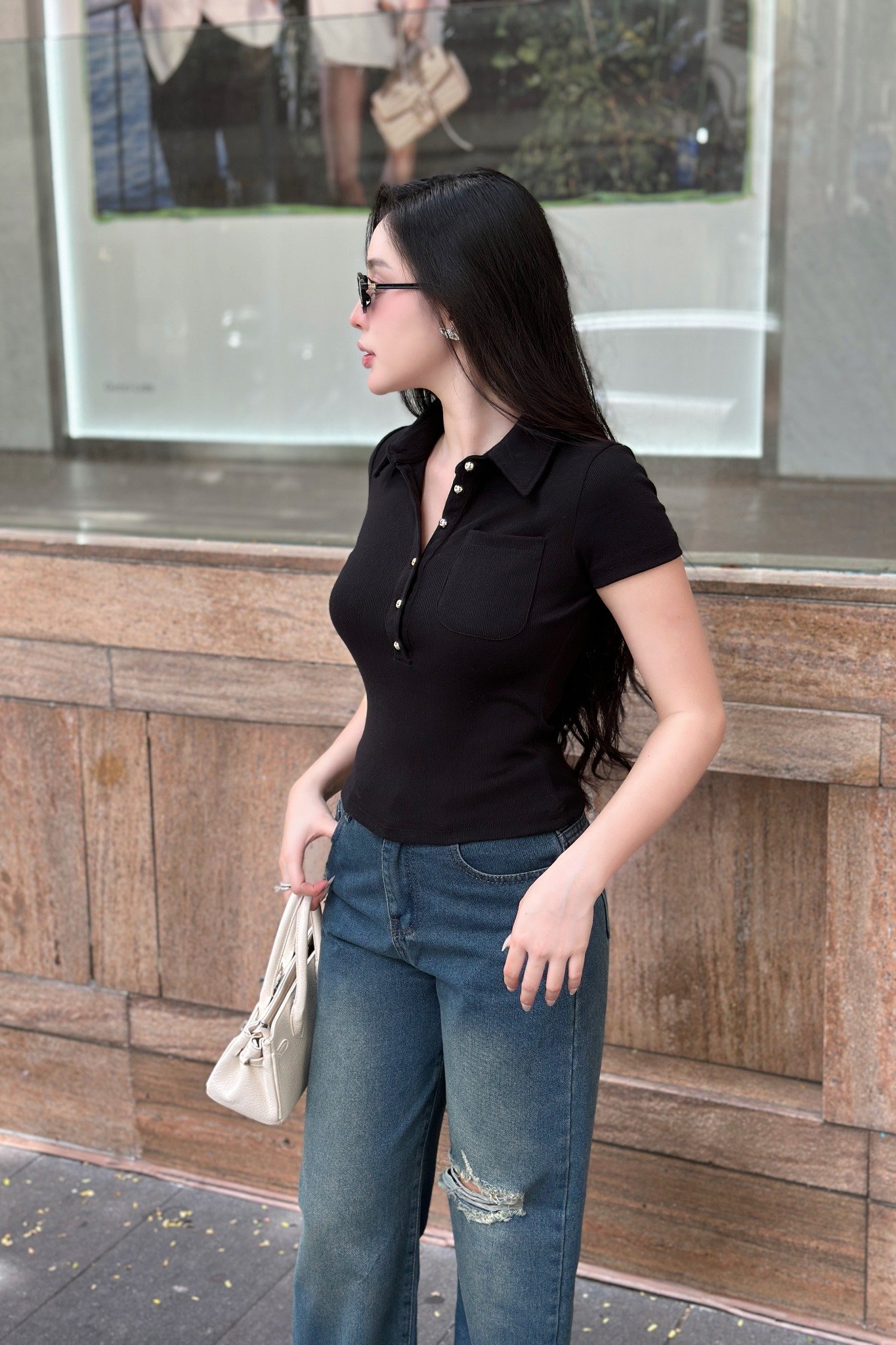 Quần jean xanh ống suông rách kiểu