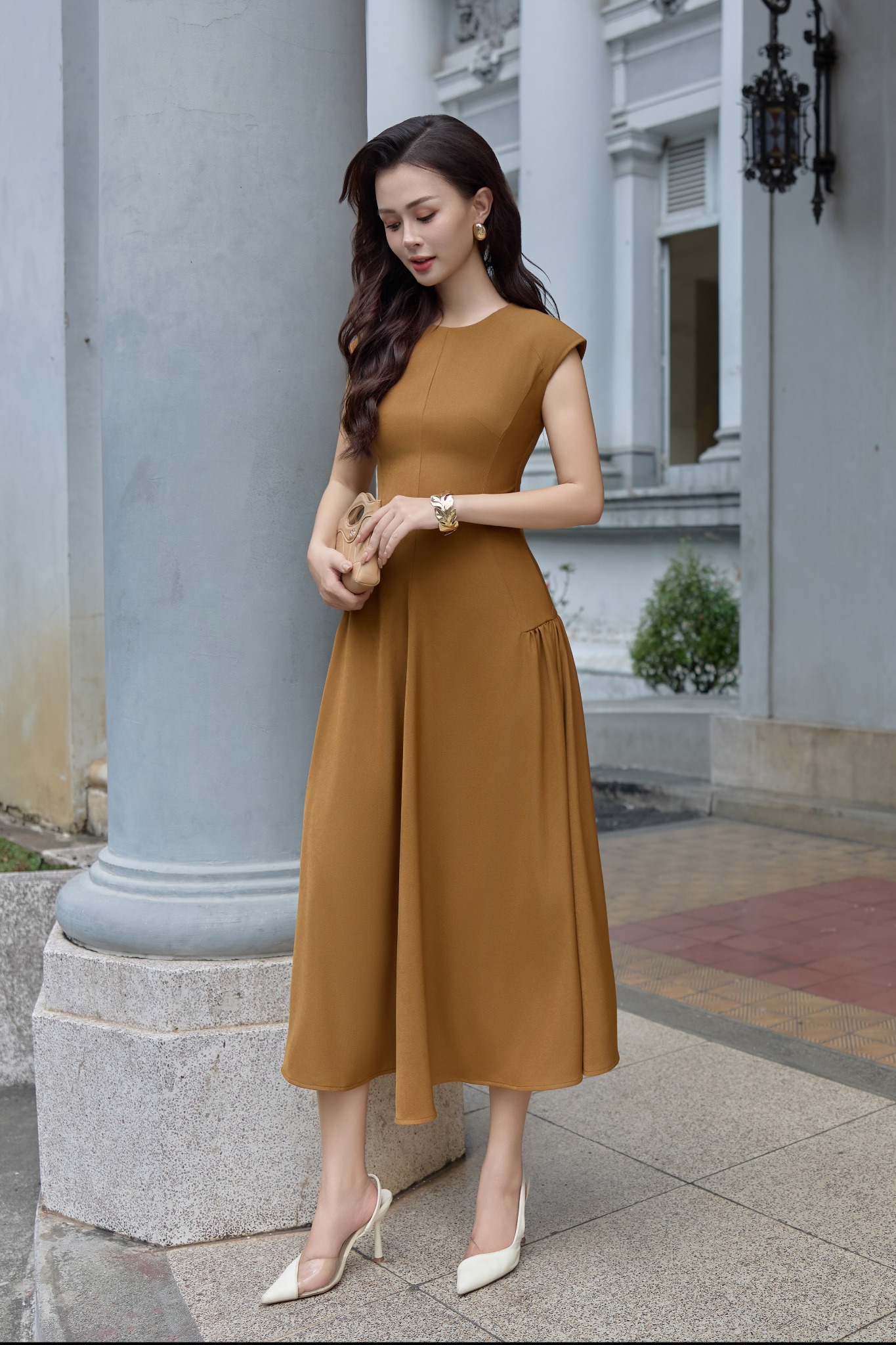 Đầm xòe chéo nhung hàn tùng rã nhún dáng midi