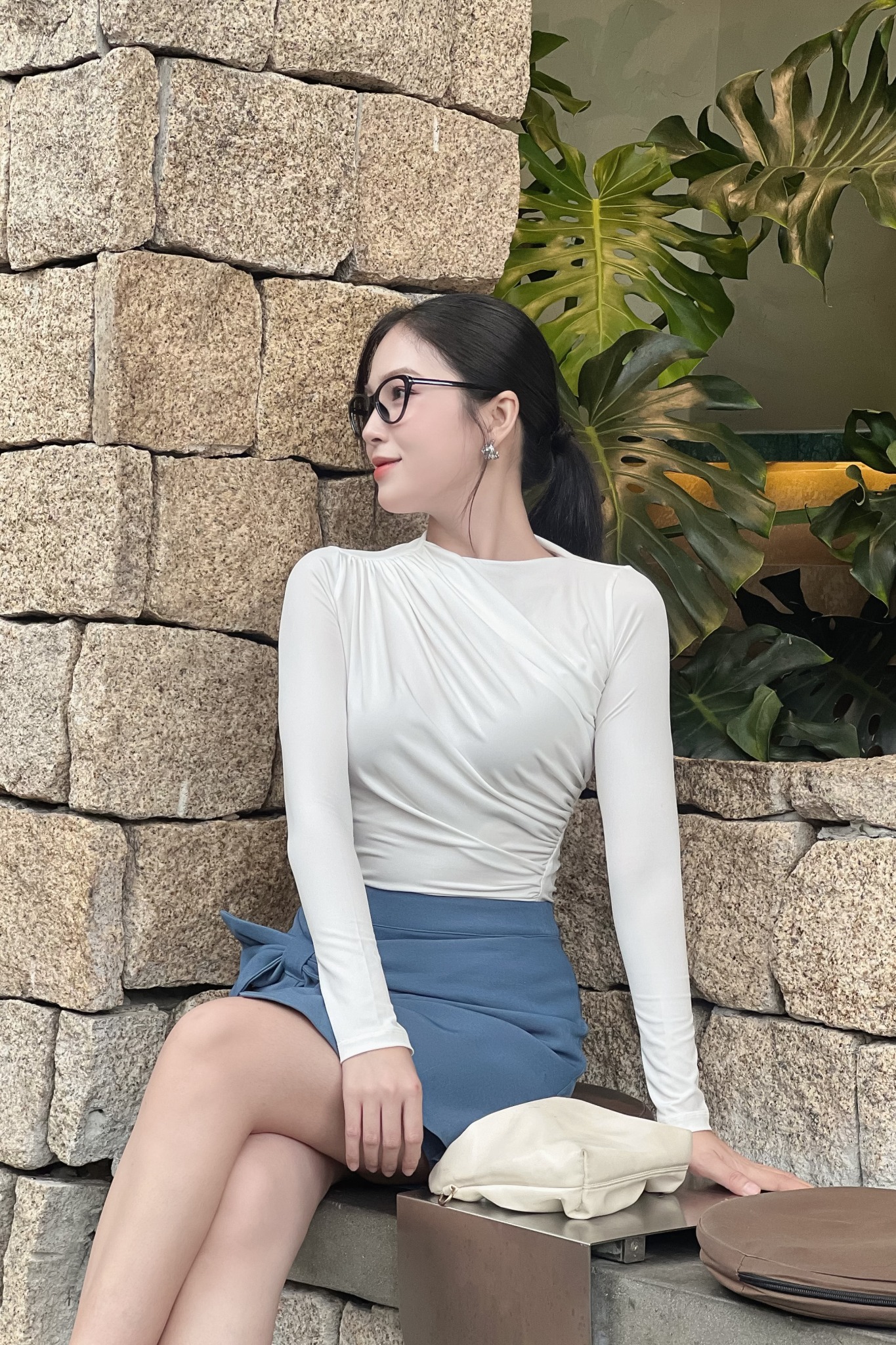 Chân váy mini thắt nơ jean