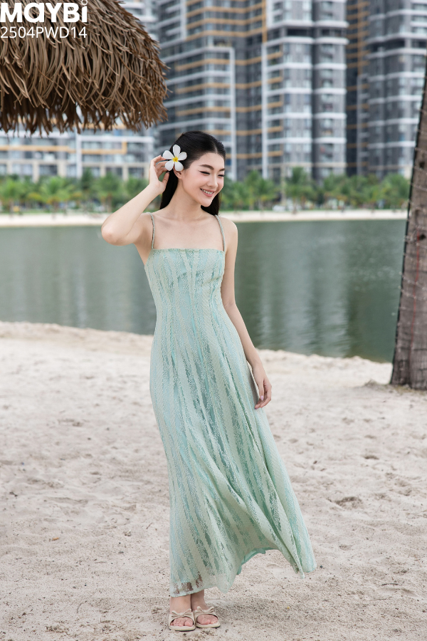 Đầm xòe ren xanh hai dây dáng midi