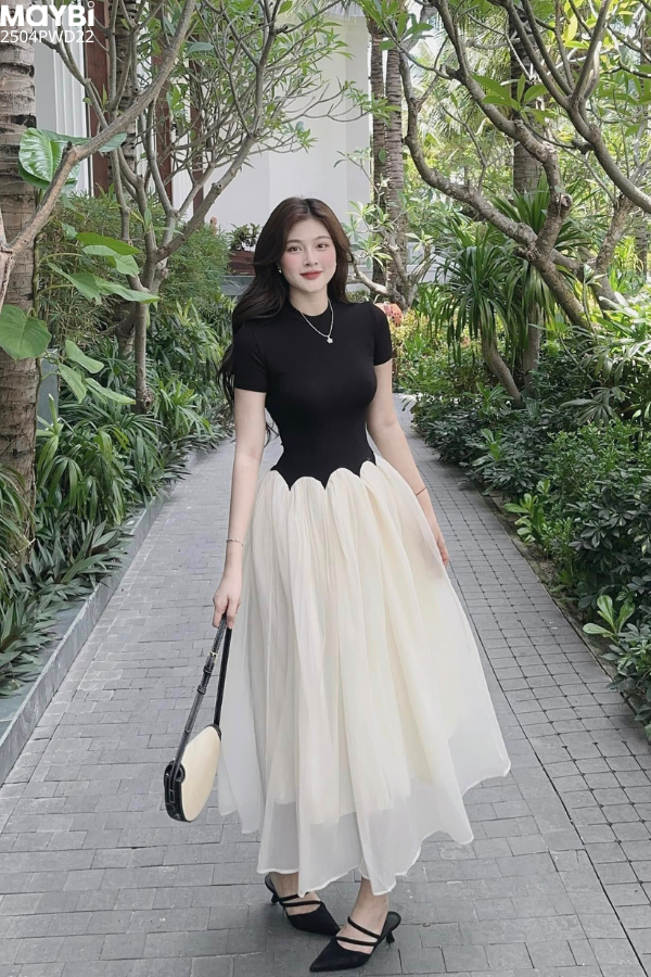 Đầm thun ôm đen tay ngắn tùng xòe dáng maxi
