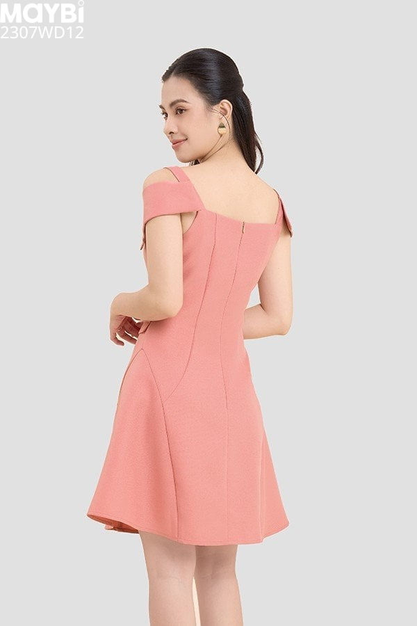 Đầm xòe pho xéo phối bèo tay kiểu