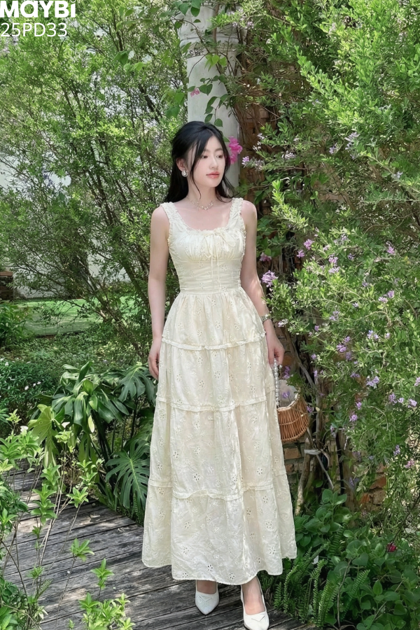 Đầm hai dây cotton thêu kem nhún xòe dáng maxi