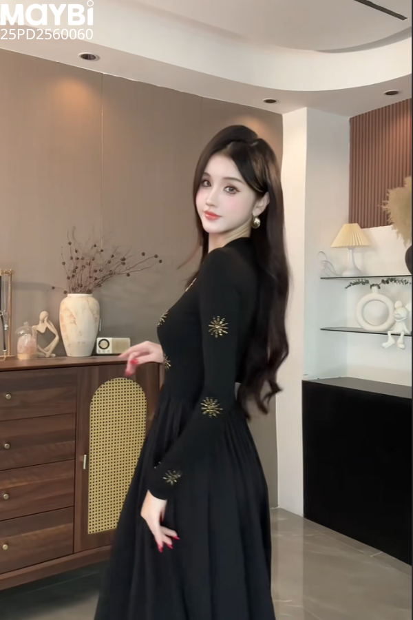 Đầm xòe dài tay dáng maxi