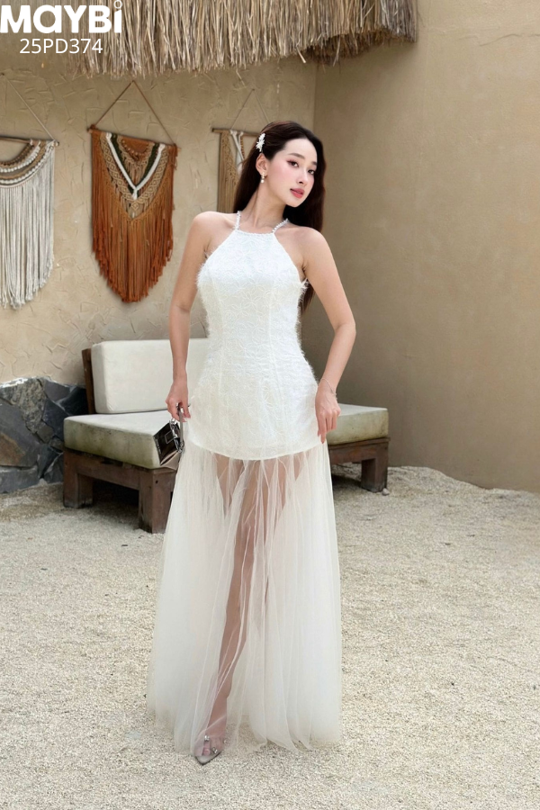 Đầm ôm voan cổ yếm dáng maxi