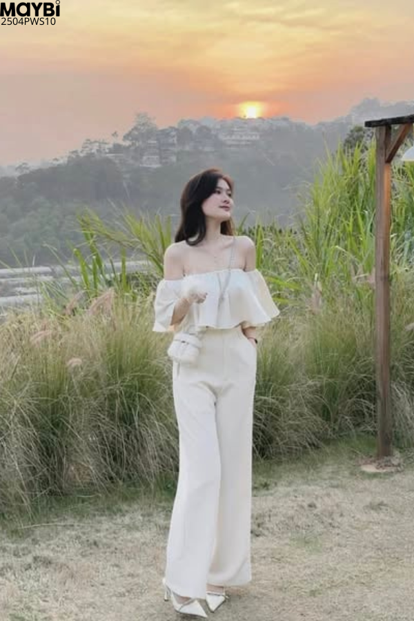 Set áo trễ vai nhún bèo và quần culottes ống rộng kem