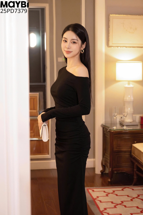 Đầm ôm lệch vai dài tay dáng midi