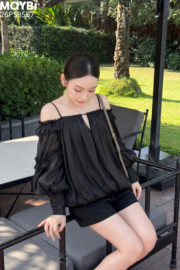 Set áo bẹt vai tằm ánh và quần short tafta Serena