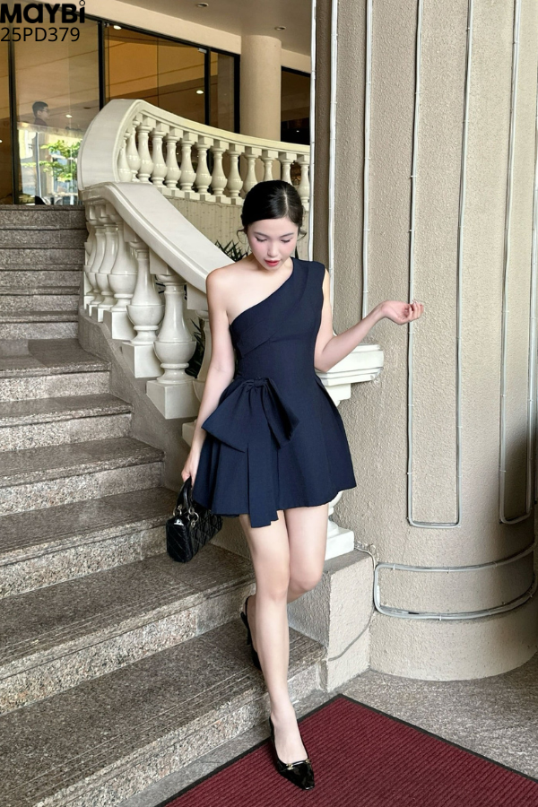 Đầm xòe lệch vai đính nơ dáng mini