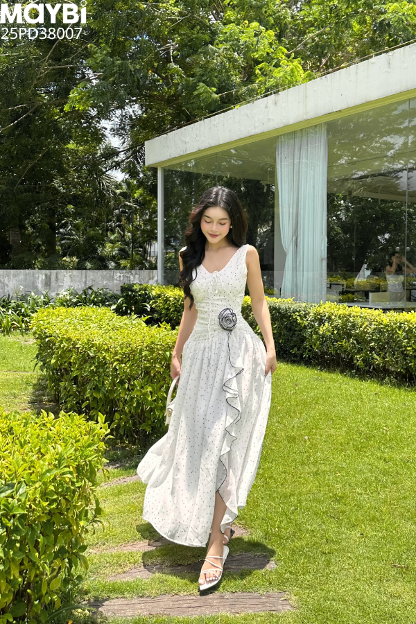 Đầm xòe cổ V xẻ tà dáng maxi