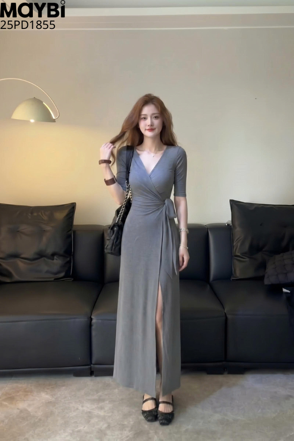 Đầm ôm xẻ tà dáng midi