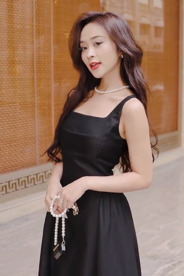 Đầm midi xòe pho xéo nhún hai bên tùng