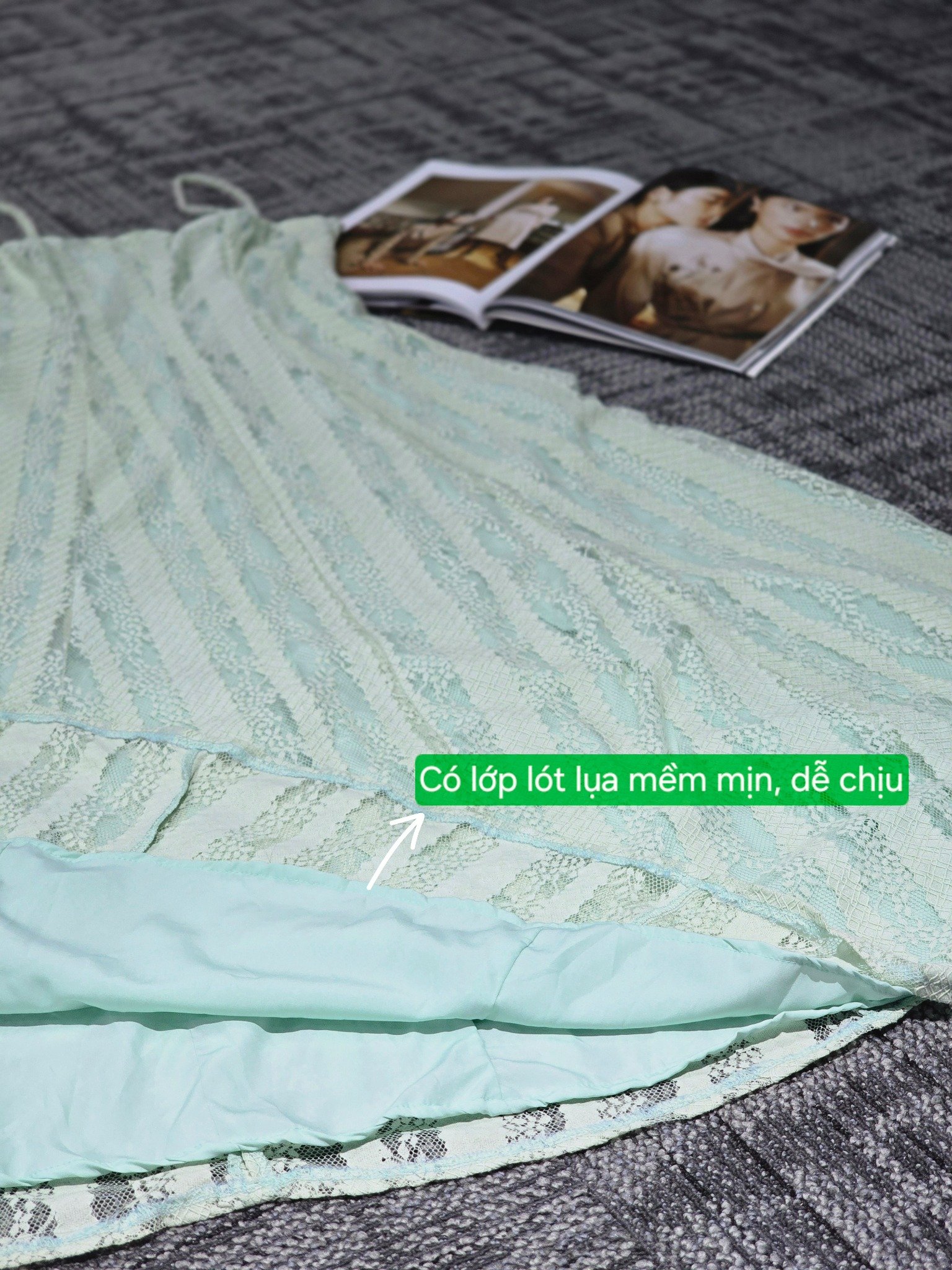 Đầm xòe ren xanh hai dây dáng midi