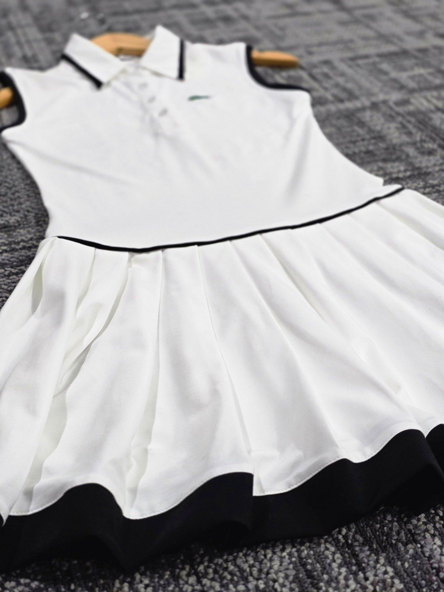 Đầm thun xếp ly sát nách dáng mini