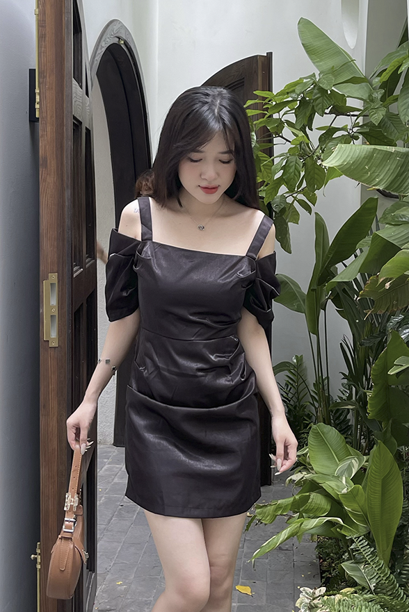 Đầm ôm oganza phối tay xếp li