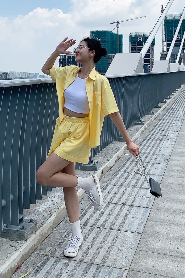 Áo sơ mi suông lụa chéo tay ngắn