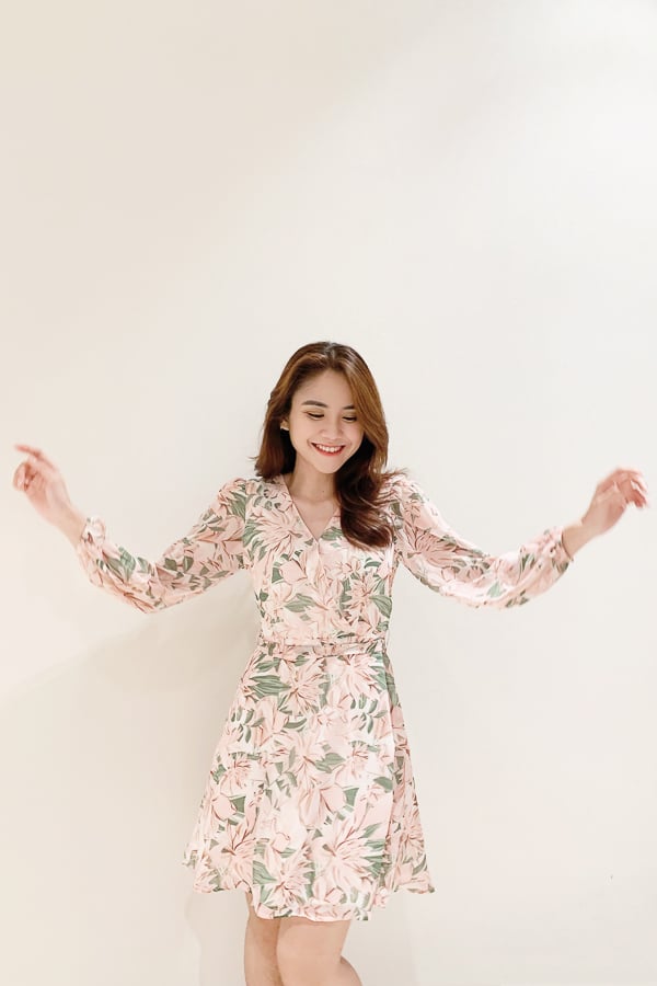 Đầm xòe voan in họa tiết tay phồng dài