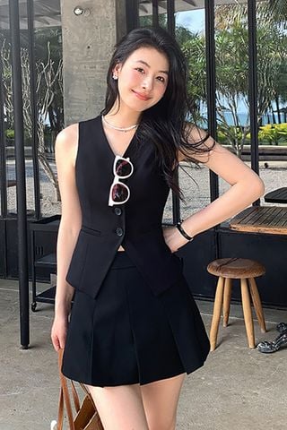 Set áo ghi lê chân váy xếp ly ngắn không tay gold nhật đen