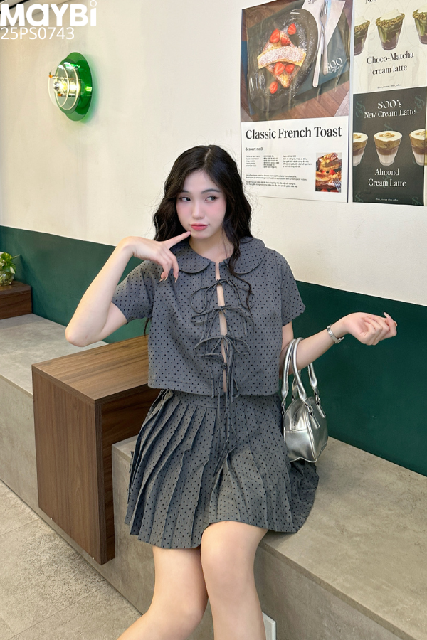 Set áo crotop kiểu thắt dây chân váy xếp ly