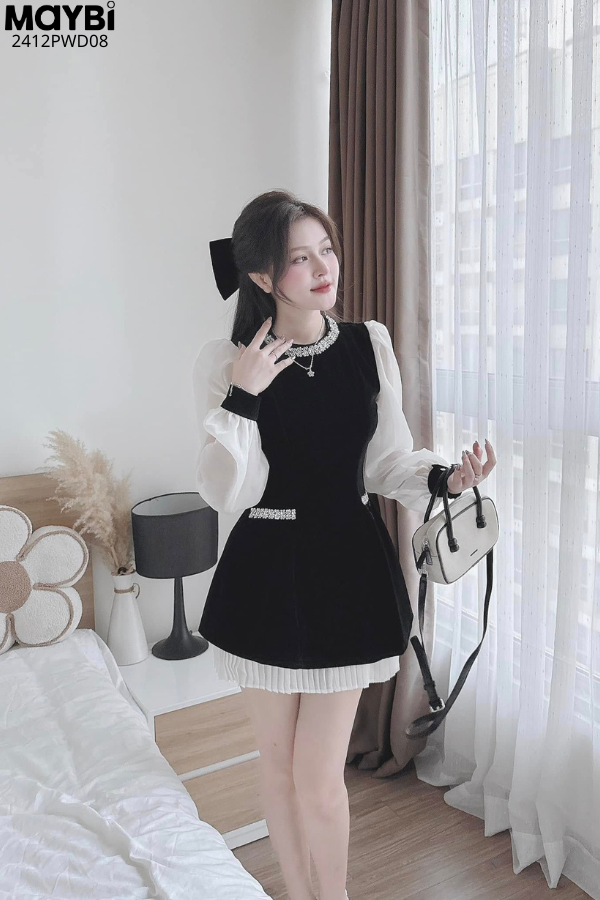 Đầm xòe nhung đen tay phối voan dáng mini