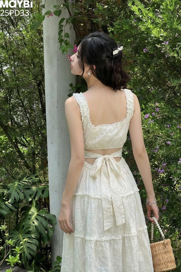 Đầm hai dây cotton thêu kem nhún xòe dáng maxi
