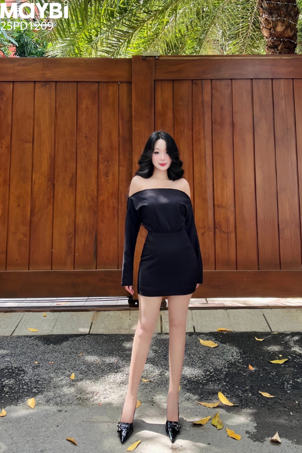 Đầm mini ôm bẹt vai kèm belt