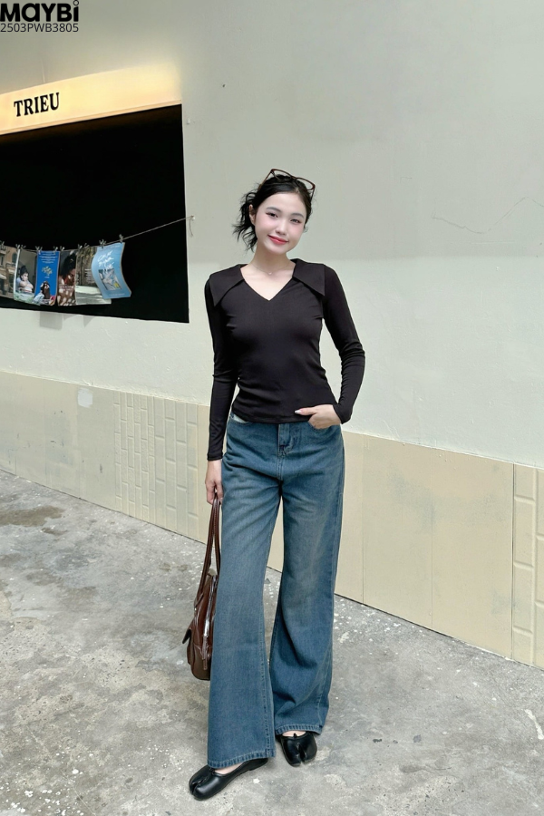 Quần jean ống loe xanh đậm túi phối sọc