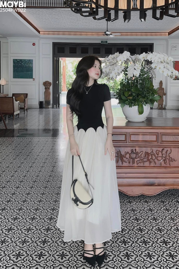 Đầm thun ôm đen tay ngắn tùng xòe dáng maxi
