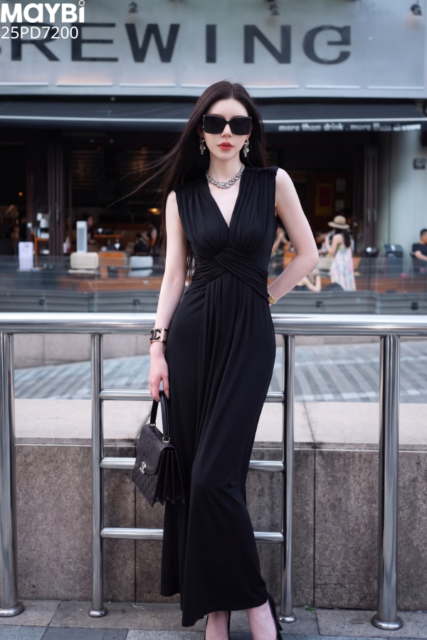 Đầm Midi Cổ V Sát Nách