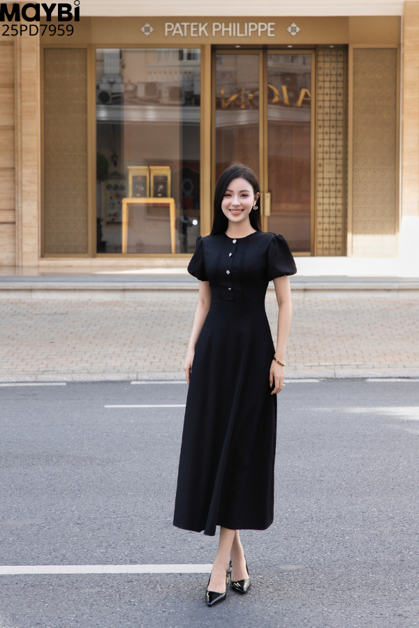 Đầm midi cổ tròn cut-out lưng nút kiểu