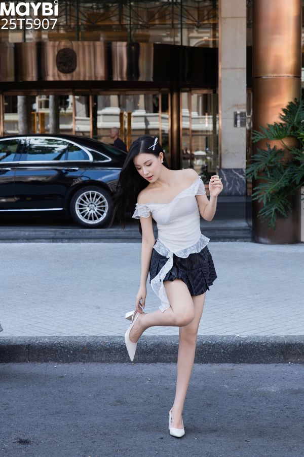 Áo ren bẹt vai phối bèo