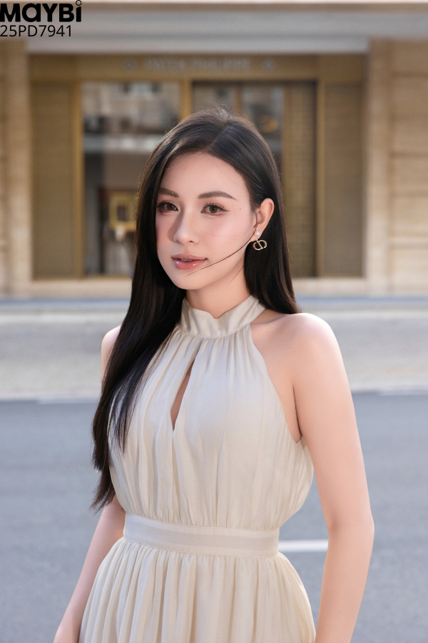 Đầm kem Cổ Yếm Dáng Dài Thanh Lịch