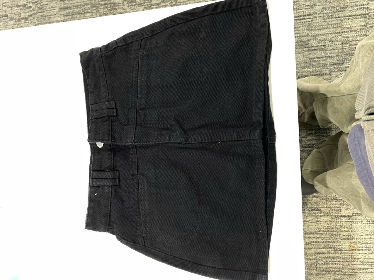 Chân váy A kaki đen dáng mini