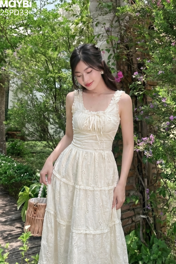 Đầm hai dây cotton thêu kem nhún xòe dáng maxi