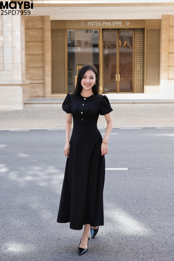 Đầm midi cổ tròn cut-out lưng nút kiểu