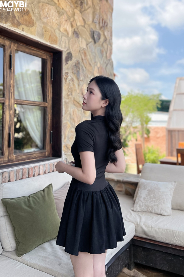 Đầm polo thun đen tùng nhún xòe dáng mini