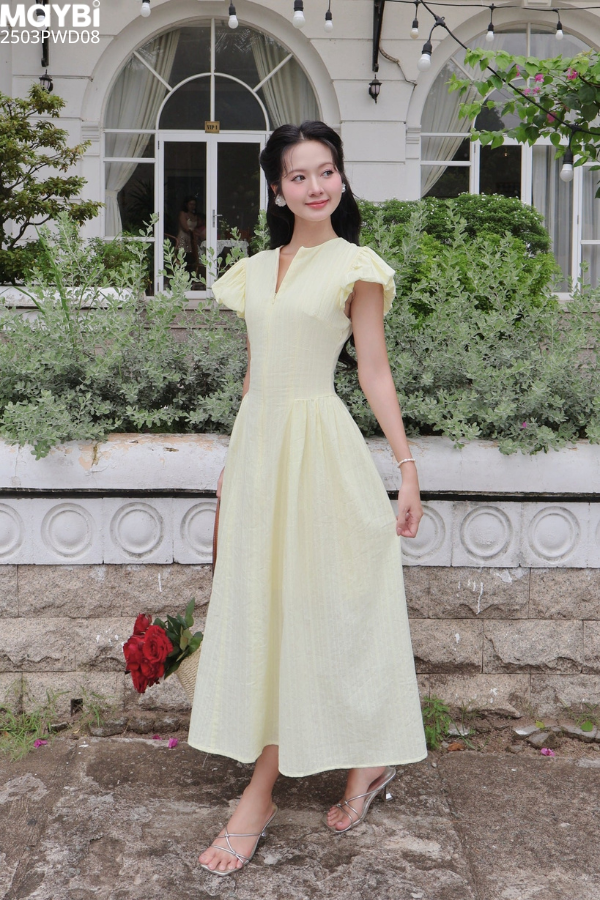 Đầm xòe cotton thêu vàng tay phồng dáng midi