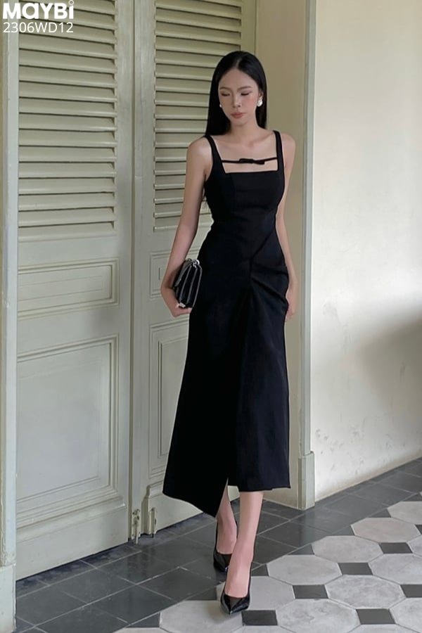 Đầm 2 dây ôm tuyết mưa tà kiểu