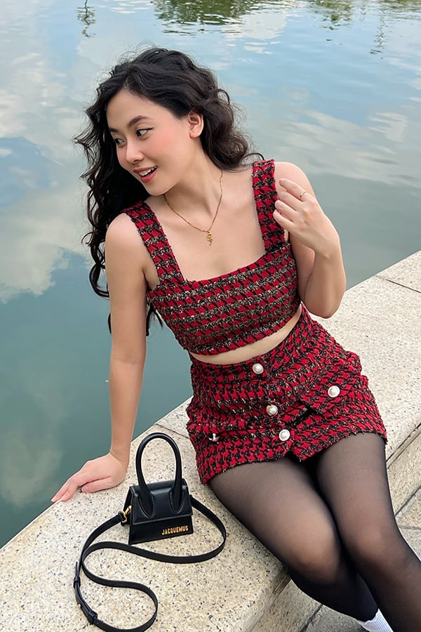 Chân váy chữ A tweed phối nẹp nút ngọc trai